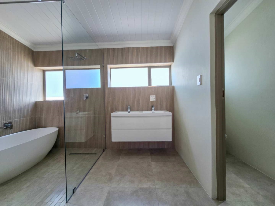 3 Bedroom Property for Sale in Stilbaai Wes Western Cape
